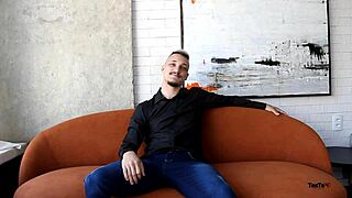 testin the couch with reh queen's juicy big tits and squirting pussy