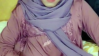 hijab crossdresser strokes solo arab style