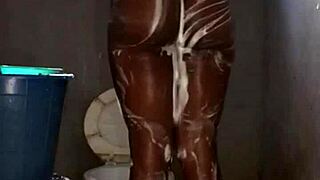 naijahomemadepussy loves her steamy morning shower