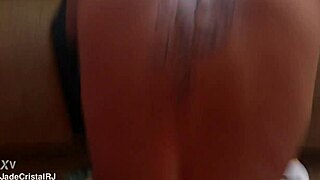 Intriguing trek through Morro do Vidigal in trailer 09