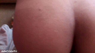 Intriguing trek through Morro do Vidigal in trailer 09