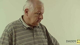 Colleen ditches dull routine for intense older pounding session with hung stud