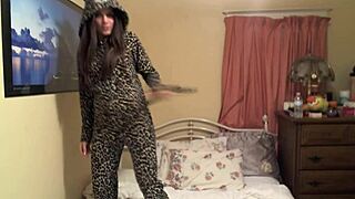 Cute Blonde Babe's Big Ass Squirts from Dildo Pounding