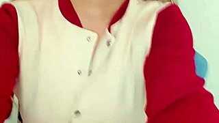 linda rojita polla trans jerks massive cock sprays thick leche everywhere