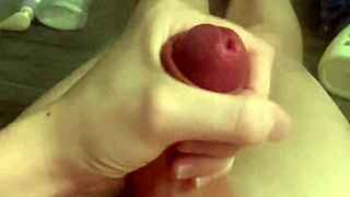 i love cumming sooo hardd while fucking my cute ass deep with toys!!