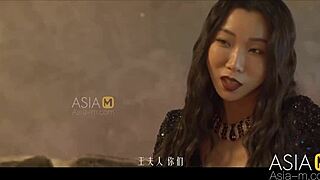 Su Yu Tang Implora Gozo nos Peitões e na Bunda Gostosa