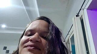 gordinha safada brazilian amateur licks big pussy in fetish masturbation scene