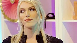 Trans Izzy Wilde toys horny Lauren Phillips pussy at wedding expo booth