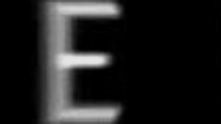 Vuoi vedere la matrigna nuda sotto la doccia con cazzo enorme?