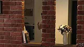 i love peeping on super hot muscular neighbor guy