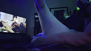 Does Nikki Lixxx's twerking squirt in yoga pants make you throb?