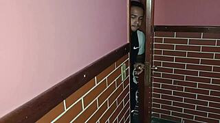 quase pegou marido dando pro vizinho negão