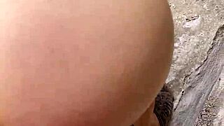follo ese culo apretado detrás de la colina rocosa otra vez