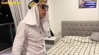 Arab sheikh indulges in personal assistant's seductive muscular curves