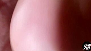 i'm training this stubborn sub using my tiny 18+ feet subs