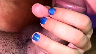 Hot Babe Delivers Intense Blowjob to Boyfriend