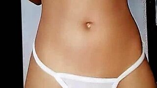 I love watching this steamy livecam show