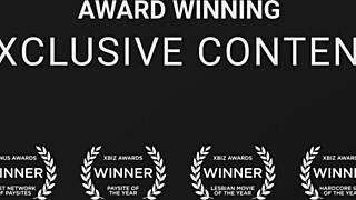 Jenna Foxx Lexi Lore Summer Vixen Lick Pussies in Threesome!