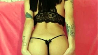 yasmin muller's backstage photoshoot reveals curvy feet and tattoos