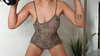 hey watch my indian big ass yoga cameltoe pussy flexing