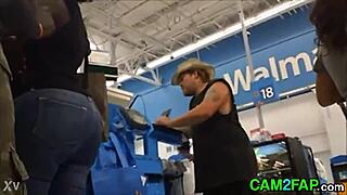 Hidden cam catches her fat bbw ass shaking up close.