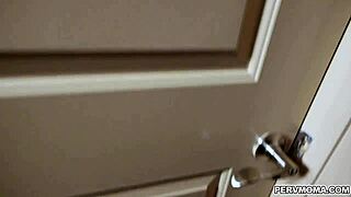 Cock-hungry Jasmin Jae milf craves deepthroat monster cocks