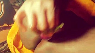 desi housewife rams brinjal deep in wet pussy hardcore