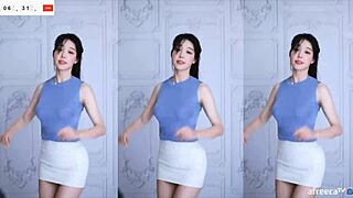 Dominant Korean Prostitute Demands Rough Service