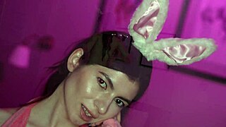 Slim Luna Lynx Takes Intense Anal Pounding and Gape