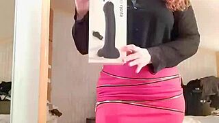 hey cuties, wanna see my new sextoy in action?