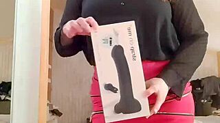 hey cuties, wanna see my new sextoy in action?