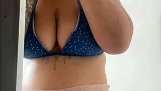 Exhibitionist Flashes Big Swollen Pussy After Night Out