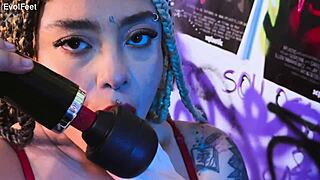 lick my feet deep make me squirt all over your tongue