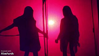 STRIP TEASE MODELS LINGERIE SLOW SENSUAL BAR BIOMBO