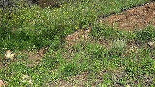 american tourist in saudi arabia shocked as sextoy dealer gapes her big pussy with used dildo