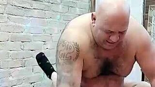 sexy bodybuilder babe begs for deep creampie in tight pussy. she rides hard craving every drop inside