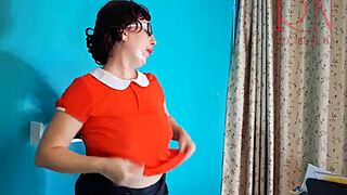 yo secretary, flash that pussy on the office desk cam!