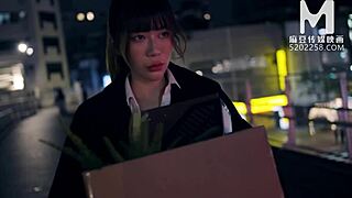 office model sneaks kinky cheating with asian lady