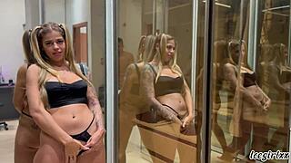 a safada loira brasileira adora leitinho no cu apertado do dotado