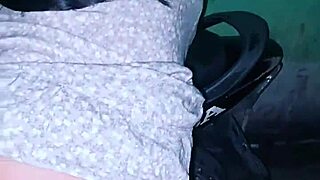 ngentot di atas motor gang perumahan wild outdoor flash