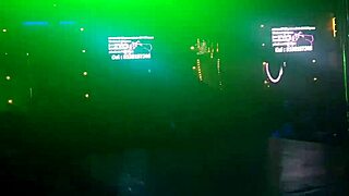 Hey 18yo latina shake it in hot desk table dance