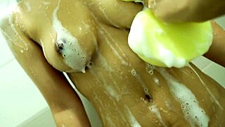 amateur couple morning bathroom creampie sex