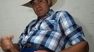 ei chefe olha meu pauzão na pausa do trampo punheta gaúcha xxl