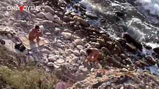 I can't resist this horny beach chick's wild stranger fuck