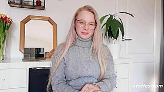 Anna's Squirting Orgasm from Vibrator Play on Shaved Pussy