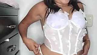 hey let me tease you into pounding my big latina ass