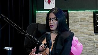 Leticia Braga chats swing casting with Tifany see through fun