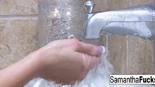 Samantha And Abigail Mac Heat Up The Bathtub