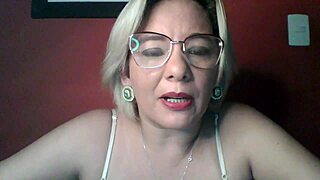 WATCH this erotic GOZEI fill her tight BUCETAO wonder