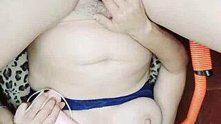 This huge dildo thrusts deep feels so good squirting everywhere